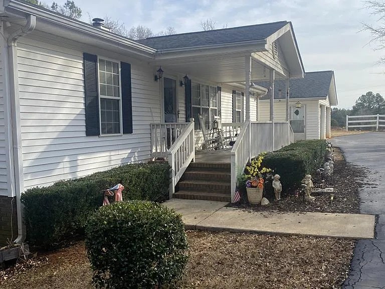 Charming Mini Farm in Abbeville, SC with&nbsp;Pond